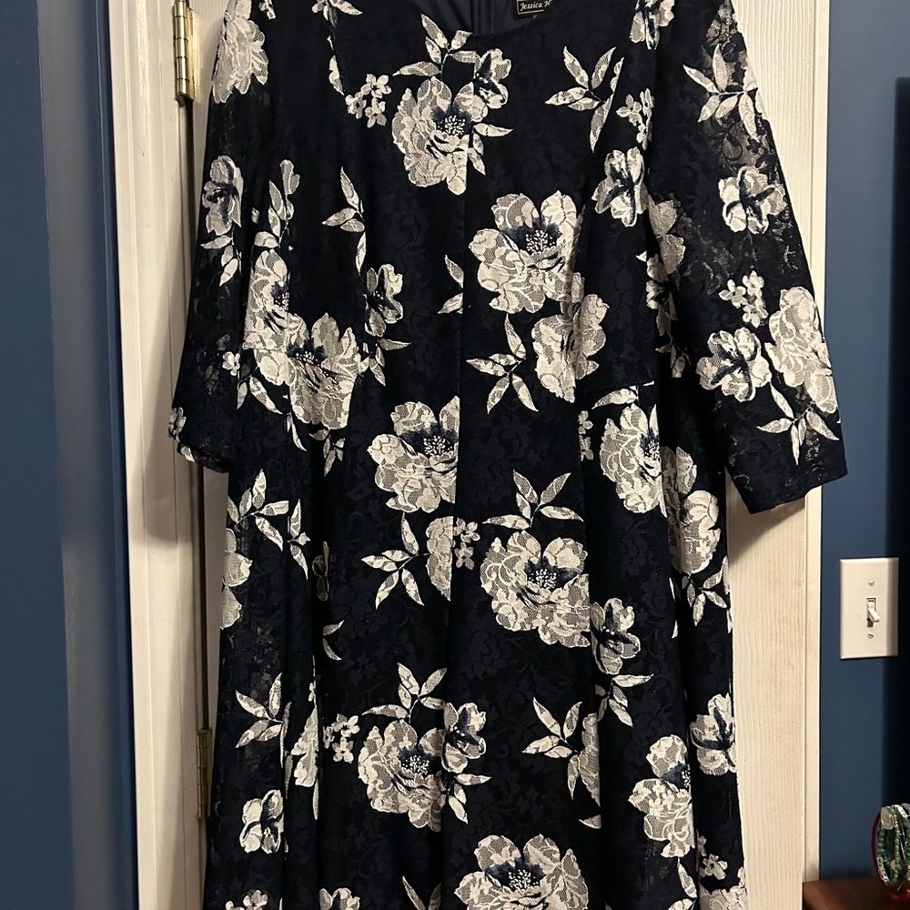 16W Jessica Howard Floral Lace Dress in Navy and White